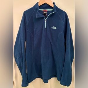Large North Face fleece in navy blue
